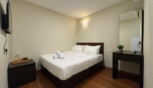 Standard Queen Room