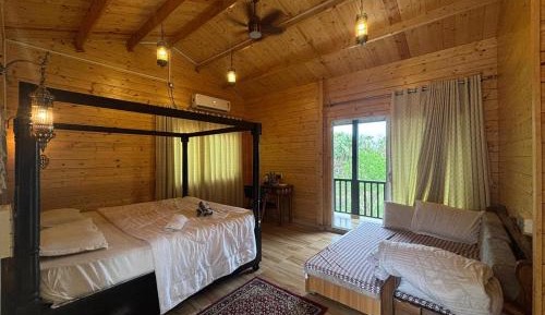 Suite with Pool View