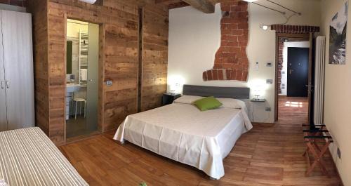Deluxe Double Room (2 Adults + 1 Child)
