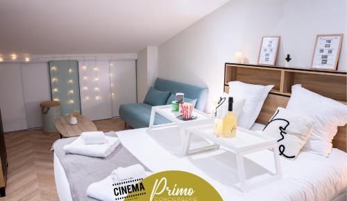 King Studio with Sofa Bed