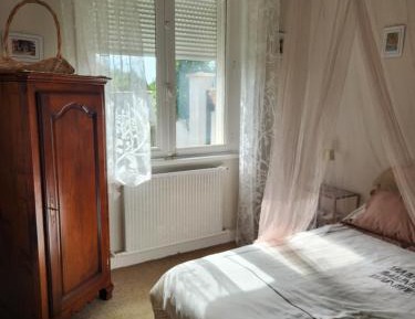 Deluxe Room (2 Adults + 1 Child)