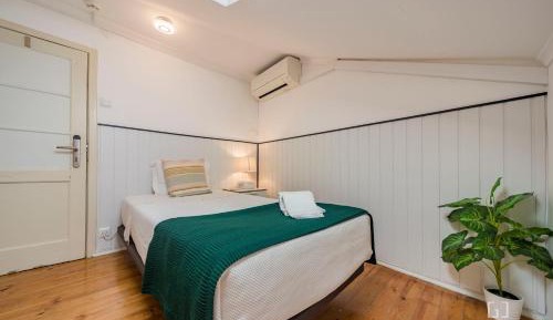 Single Room with Shared Bathroom