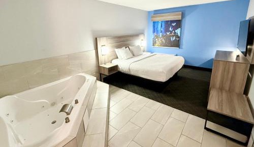 Premier King Suite - Non-Smoking