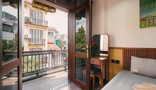 Deluxe Queen Room