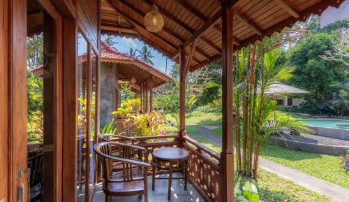 Deluxe Bungalow with Garden View