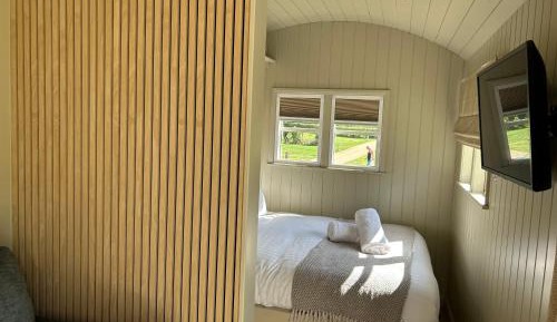 One-Bedroom Chalet-Magnolia - pet friendly