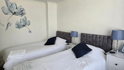 Double or Twin Room with Private Bathroom