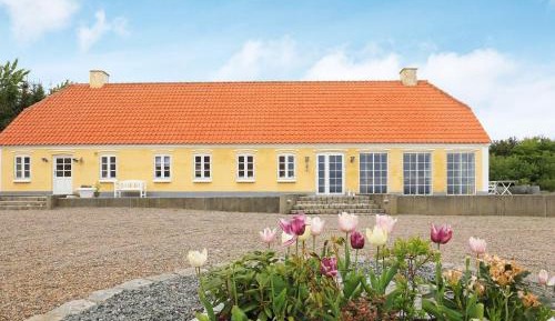 Seven-Bedroom Holiday Home