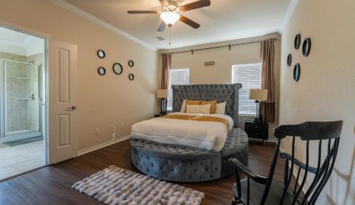 Queen Room