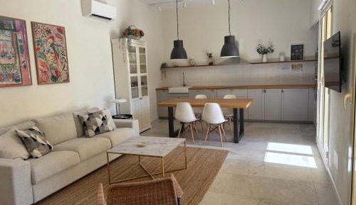 Three-Bedroom Deluxe Apartment