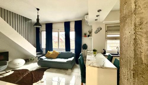 Three-Bedroom Apartment - High Floor