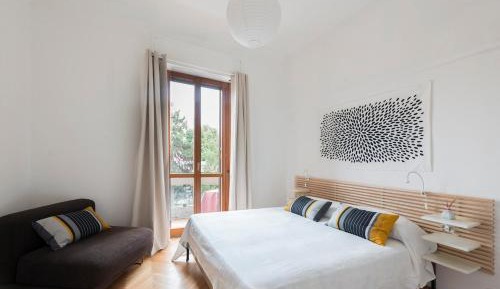 One-Bedroom Apartment with Balcony