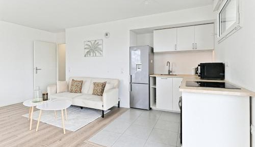 Three-Bedroom Apartment with Balcony