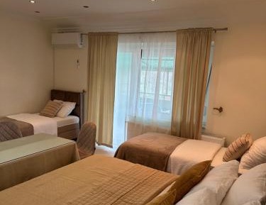 Deluxe Family Room