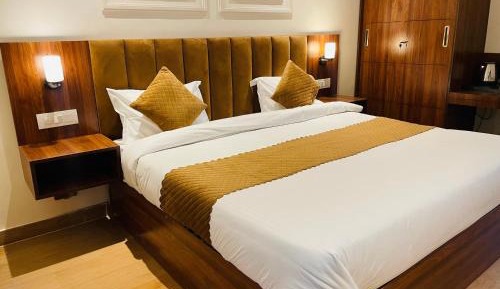 Deluxe Double Room (2 Adults + 1 Child)