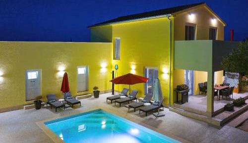 Three-Bedroom Villa with Swimming Pool