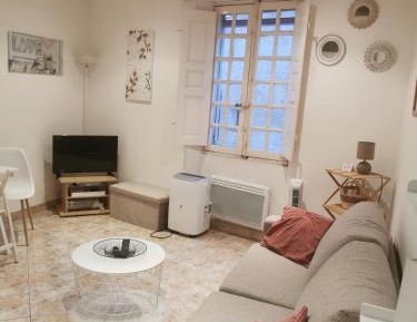 Studio (2 Adults + 1 Child)