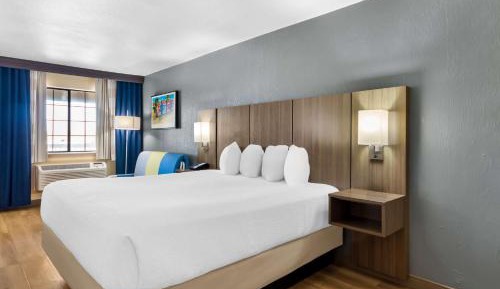 King Room with Sofa Bed - Non-Smoking