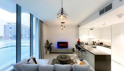 Deluxe One-Bedroom Apartment with Ocean View