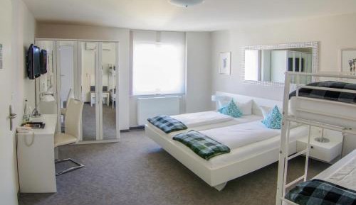 Comfort Triple Room