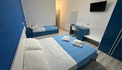 Quadruple Room with Private Bathroom