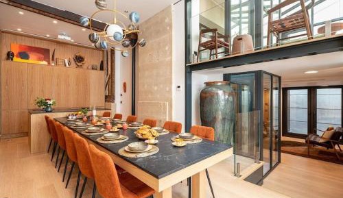 Deluxe Apartment