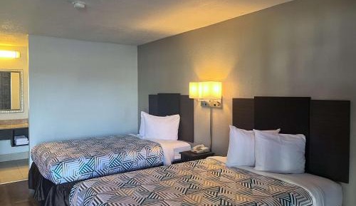 Queen Room with Two Queen Beds - Non-Smoking