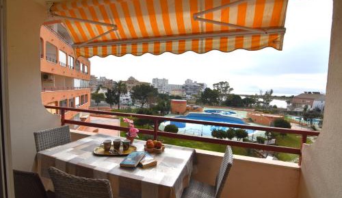 One-Bedroom Apartment with Pool View