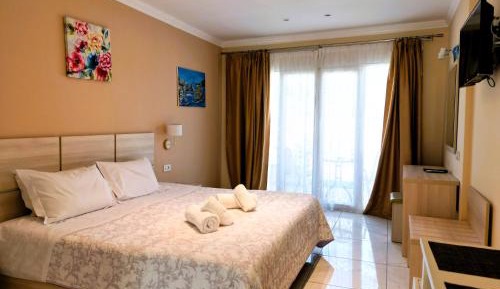 Apartment with Garden View