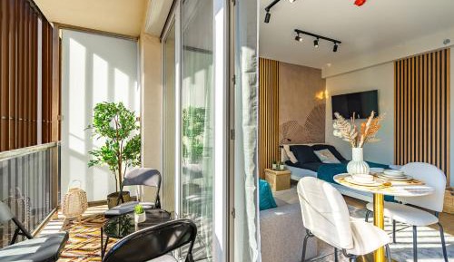 Studio Apartment with Balcony