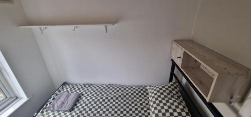 Single Room with Shared Bathroom