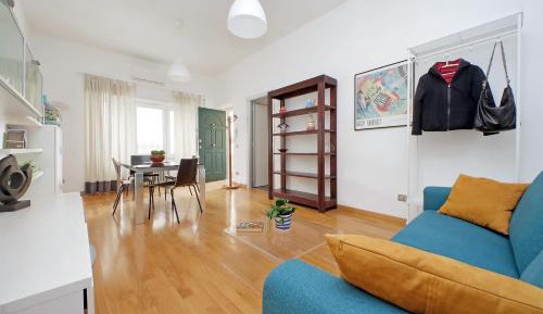 One-Bedroom Apartment with Balcony