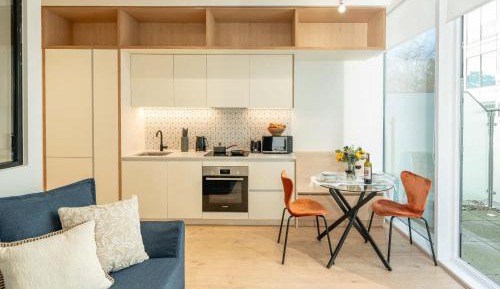 One-Bedroom Apartment with Terrace