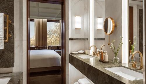 Grosvenor Junior Suite King