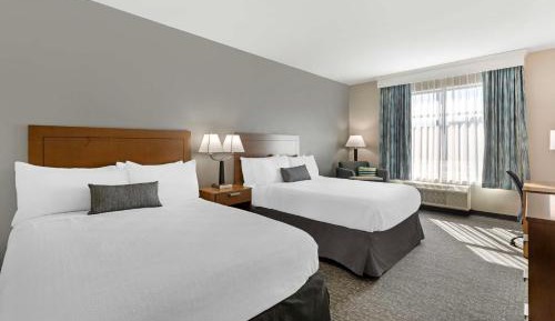Queen Room with Two Queen Beds and Mobility Accessible Tub