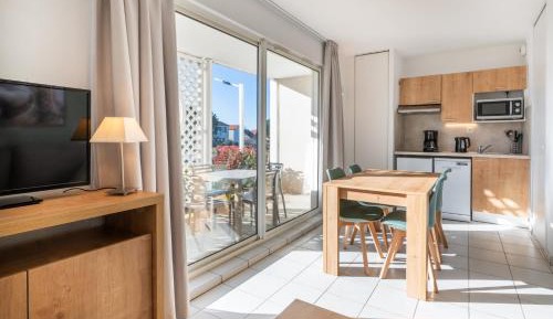 Apartment (4 Adults) - Sea or Pool Side