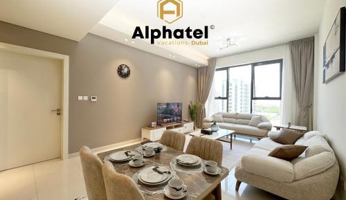 Deluxe One-Bedroom Apartment with City View