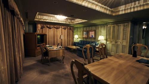 King Suite