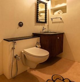 Standard Queen Room