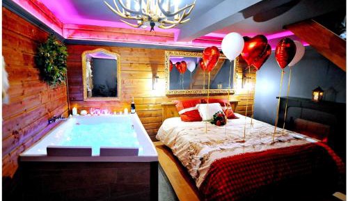 Deluxe Suite with Spa Bath