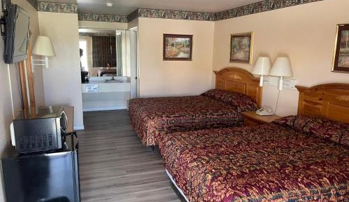 Premium 2 Double Beds with Spa Jacuzzi Tub Non-Smoking