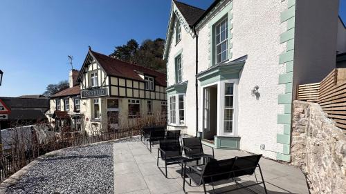 Six-Bedroom House