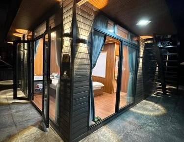 King Room with Mountain View