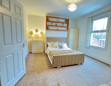 Standard Double Room with Shared Bathroom