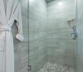 Deluxe King Spa Room