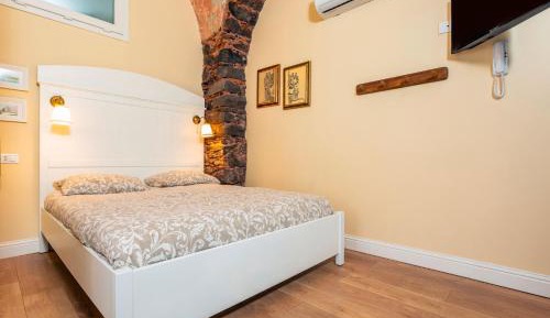 Superior One-Bedroom Apartment