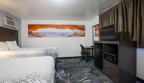 Queen Room with Two Queen Beds - Non-Smoking