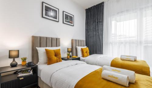 Two-Bedroom Business Apartment with Twin Beds and Balcony