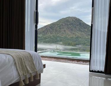 King Room with Mountain View