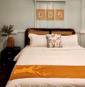 Deluxe Queen Room
